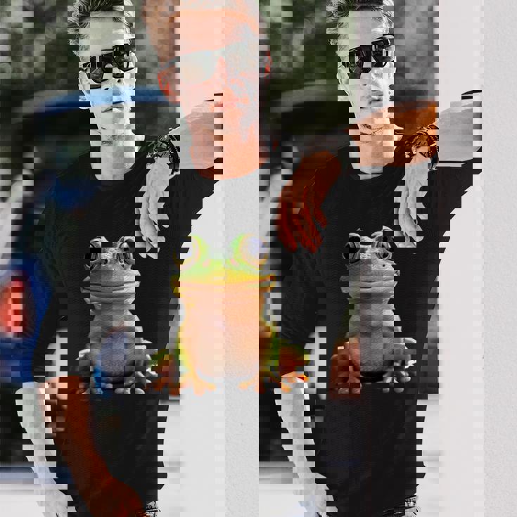 カエル アマガエル 赤ちゃんカエル かわいいカエル 長袖Tシャツ 彼への贈り物