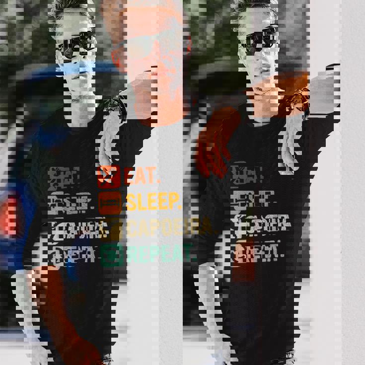 カポエイラ 格闘技 ダンス 武道 長袖Tシャツ 彼への贈り物