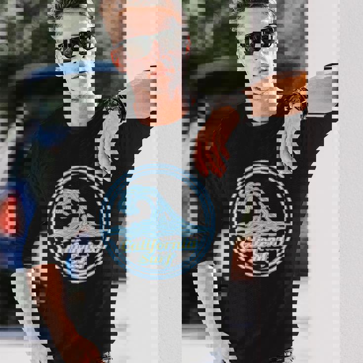 カリフォルニア州バハ、ビッグウェーブサーフクラブ、サーフィングラフィック。 長袖Tシャツ 彼への贈り物