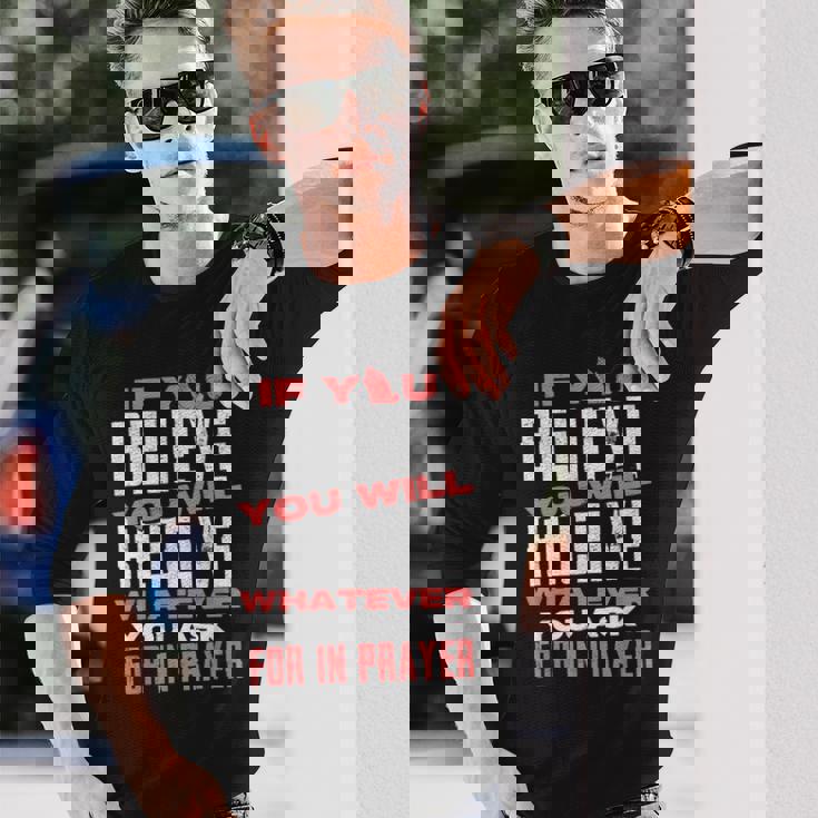 キリスト教信仰のモチベーションを高めると信じるなら 長袖Tシャツ 彼への贈り物