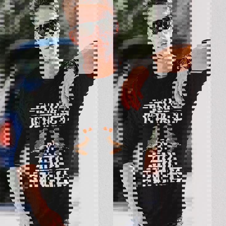 キンカチョウの飼育員はキンカチョウに気をそらされやすい 長袖Tシャツ 彼への贈り物