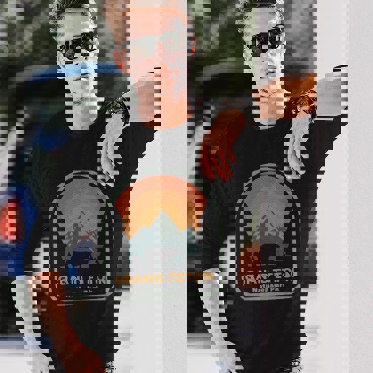 グランドティトン国立公園 レトロサンセット ヴィンテージ 長袖Tシャツ 彼への贈り物