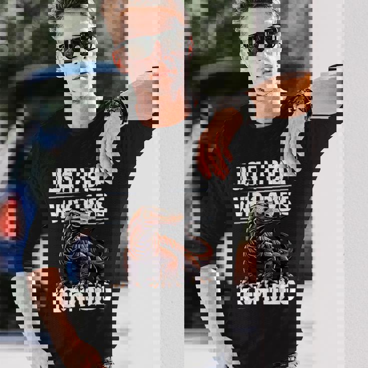 コモドドラゴンを愛するただの少年 男の子 キッズ 長袖Tシャツ 彼への贈り物