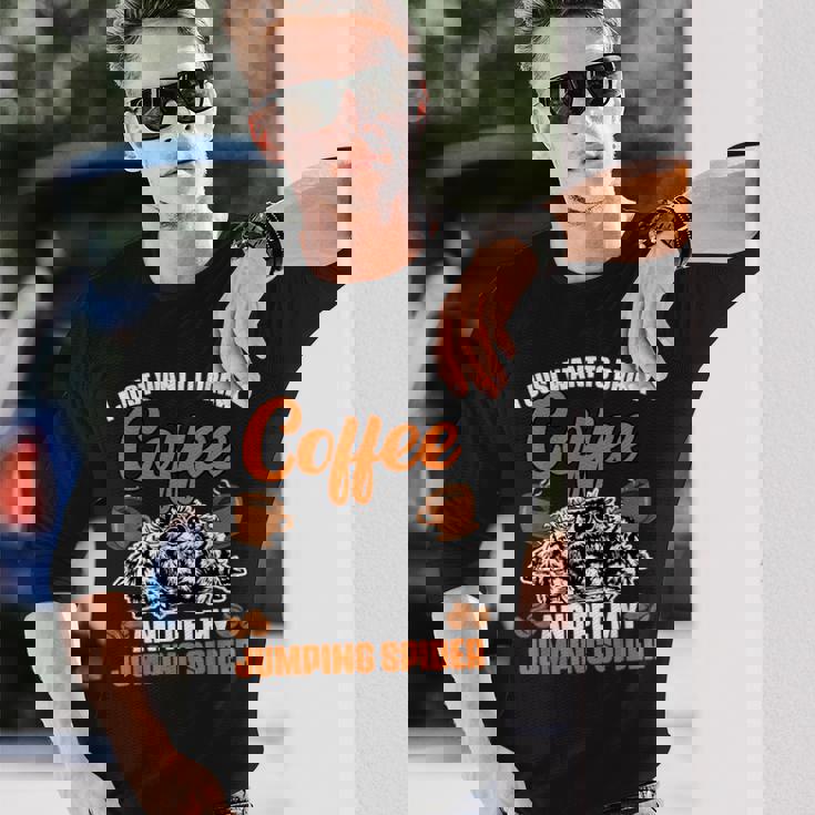 コーヒーを飲んで、面白いハエトリグモを撫でたいだけ 長袖Tシャツ 彼への贈り物