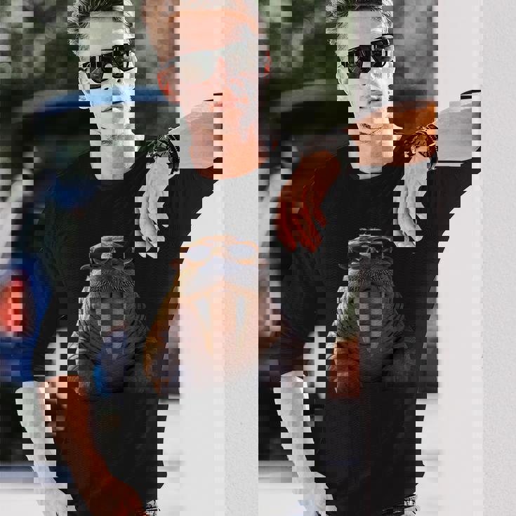 サングラスの牙を持つセイウチ アザラシ セイウチ 長袖Tシャツ 彼への贈り物