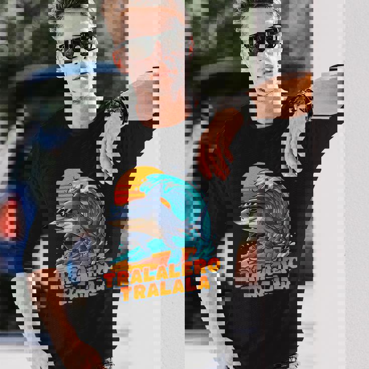 サーフィン トララレロ トラララ イタリアンブレインロットミーム 長袖Tシャツ 彼への贈り物