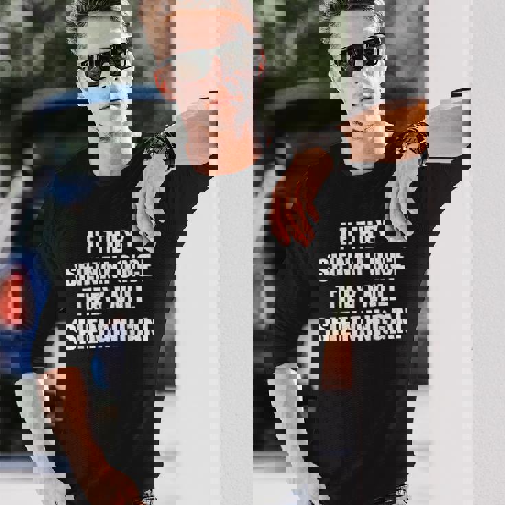 シェナンワン、面白いシェナニガンズ、聖パトリックデー、シェナニガンズ 長袖Tシャツ 彼への贈り物