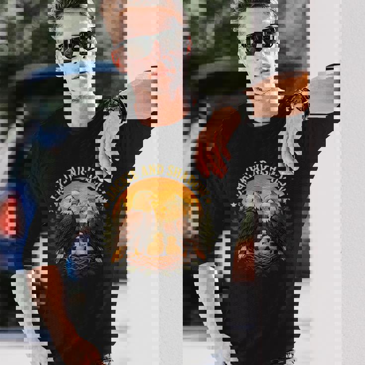 ジャッキーとシャドウ ハクトウワシビンテージ野生動物 自然 長袖Tシャツ 彼への贈り物