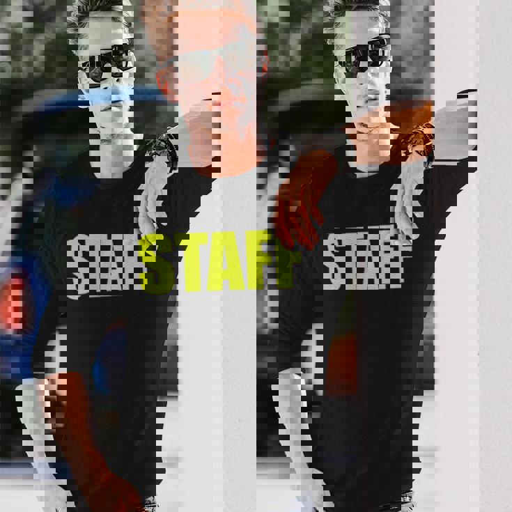 スタッフ社員 イベントスタッフ表裏 黄文字 長袖Tシャツ 彼への贈り物