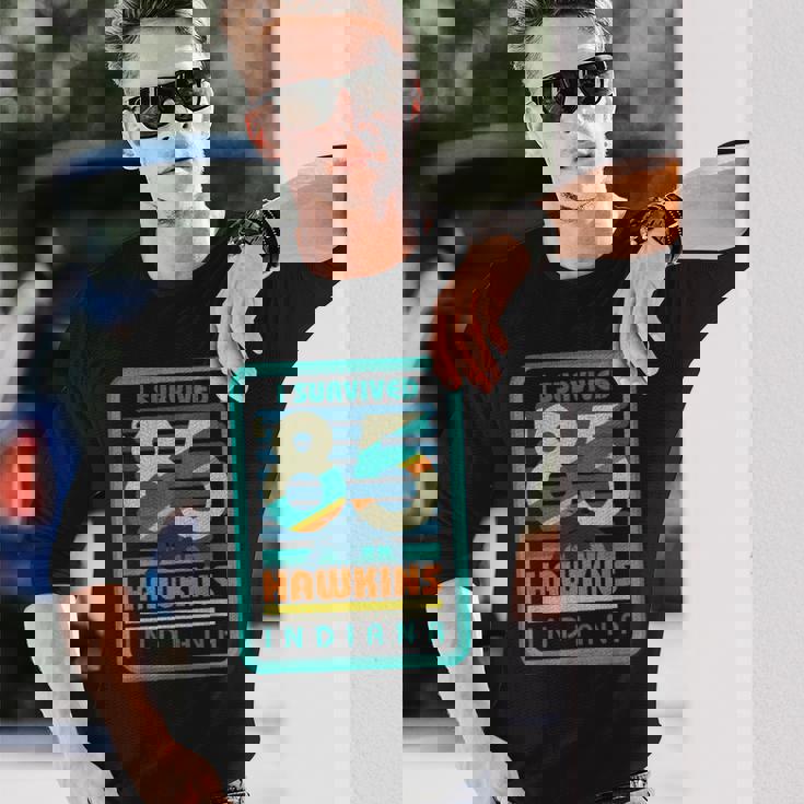 ストレンジャー・シングス ビンテージ デモゴルゴン ポスター ホーキンス インディアナ 85 長袖Tシャツ 彼への贈り物