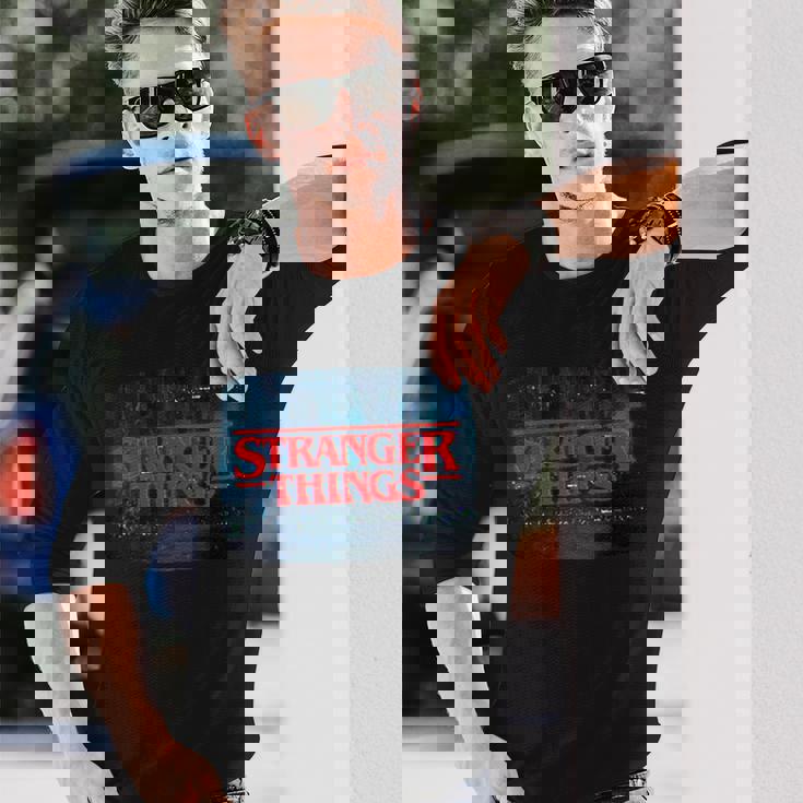 ストレンジャー・シングス ロゴ テレビ画面 ファン 記念品 長袖Tシャツ 彼への贈り物