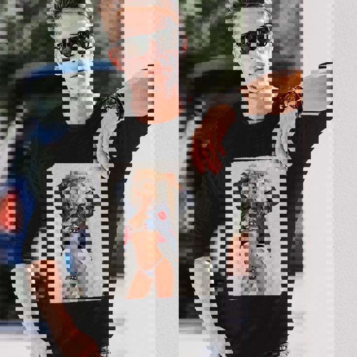 セクシーガールグラフィックtシャツ ブロンドボンシェルビキニピンナップガール 長袖Tシャツ 彼への贈り物