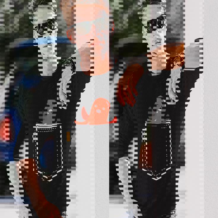 タコさんウインナー たこさん ウインナー 食べ物 イラスト ワンポイント ポケット デザイン かわいい おもしろ 長袖Tシャツ 彼への贈り物