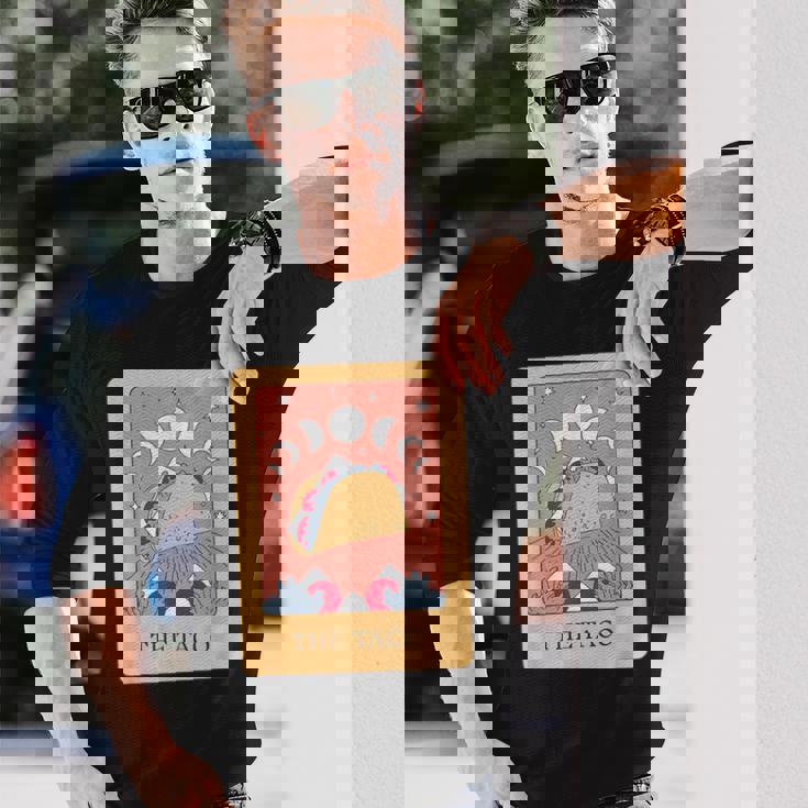 タコスタロット神秘的な星月面白い食通デザイン。 長袖Tシャツ 彼への贈り物