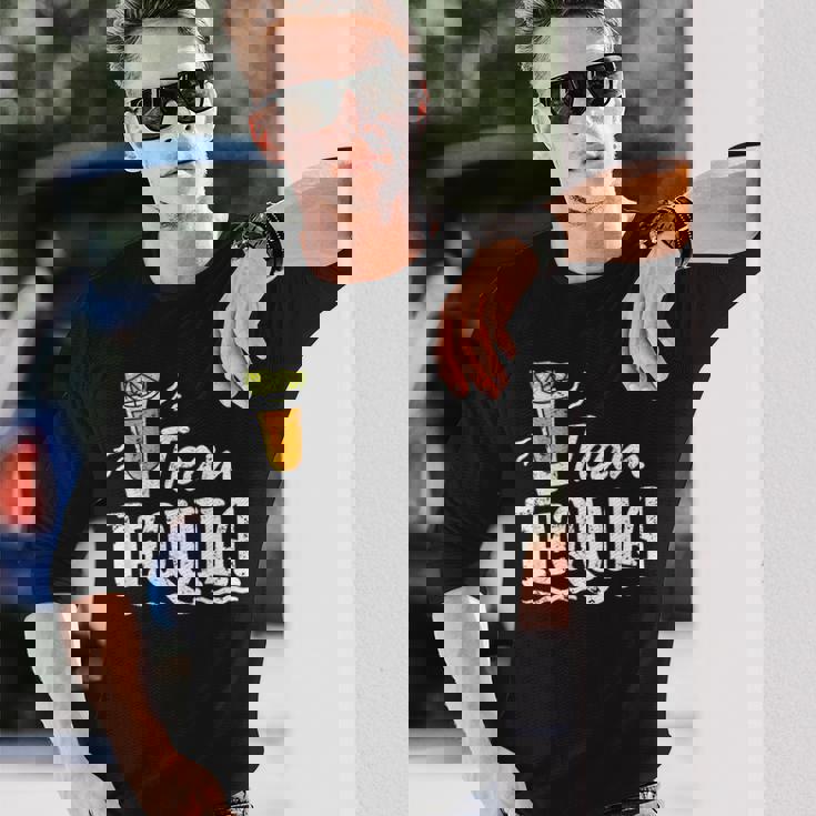 チーム・テキーラ・アイ・メキシカン・バー・アルコール・テキーラ・パーティー 長袖Tシャツ 彼への贈り物