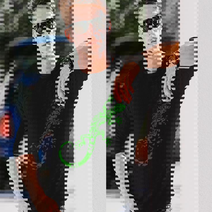 トカゲ グリーン トライバル パターン ペット ヤモリ アニマル 長袖Tシャツ 彼への贈り物