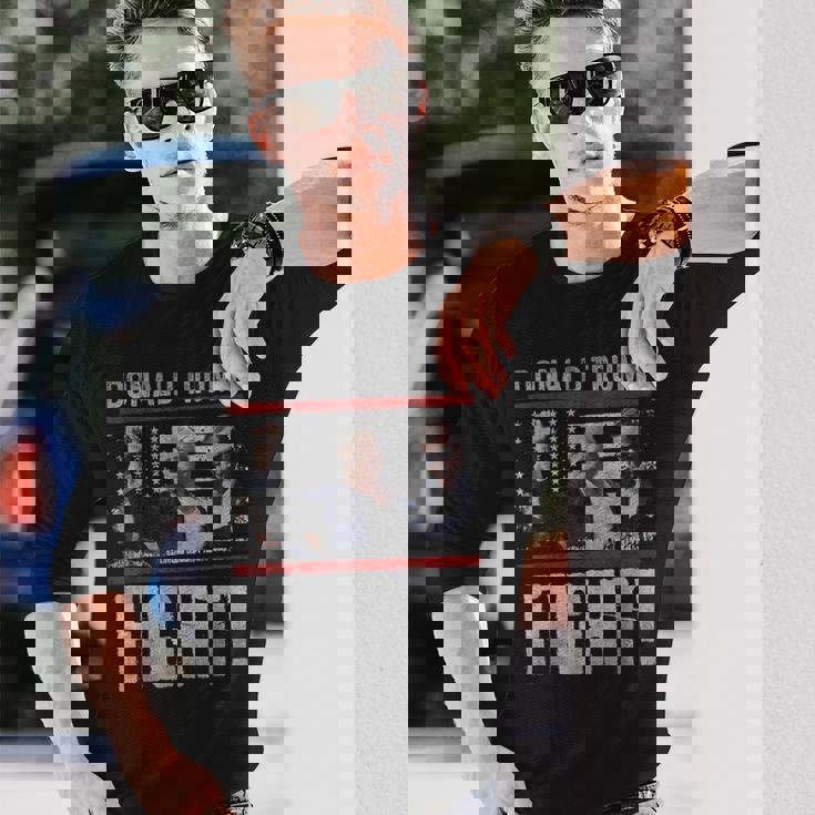 ドナルド・トランプ拳ポンプ We Fight American Flag Trump 2024 長袖Tシャツ 彼への贈り物