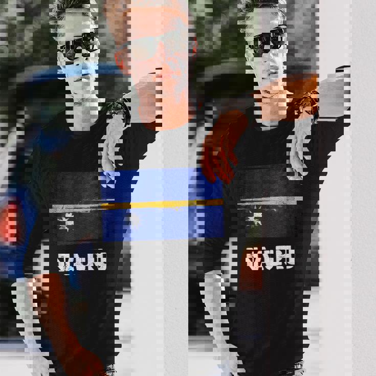 ナウルの国旗tシャツ 長袖Tシャツ 彼への贈り物