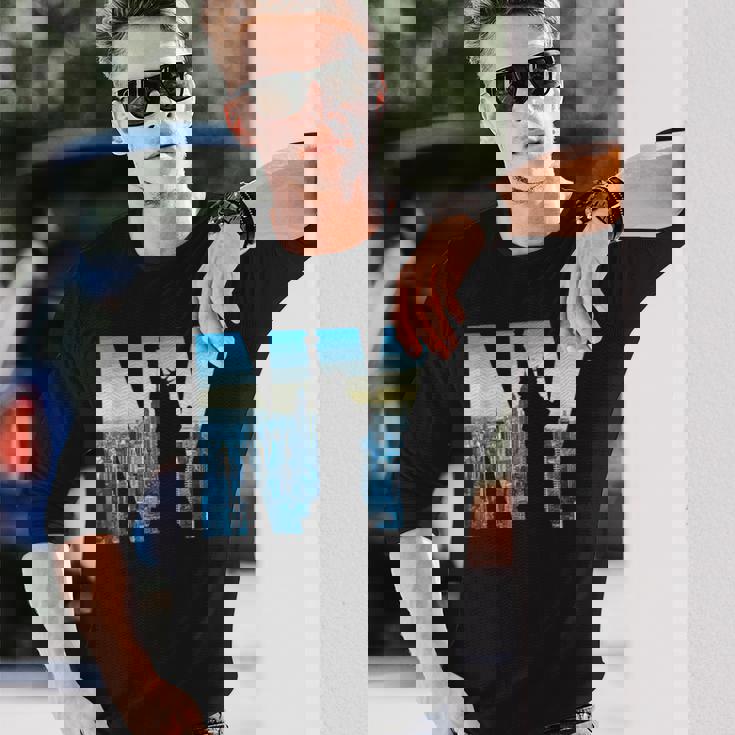 ニューヨーク市のデザインnyc自由の女神アーバン 長袖Tシャツ 彼への贈り物