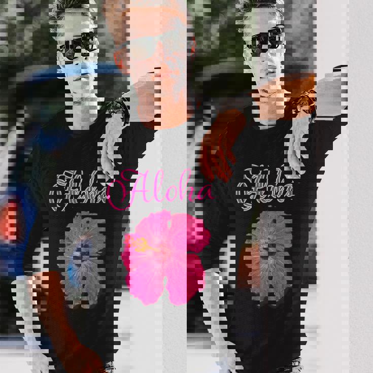 ハイビスカス Aloha アロハ《赤》（ハワイ・南国・フラダンス）夏【ビューティフル フラワー】キュート デザイン 長袖Tシャツ 彼への贈り物