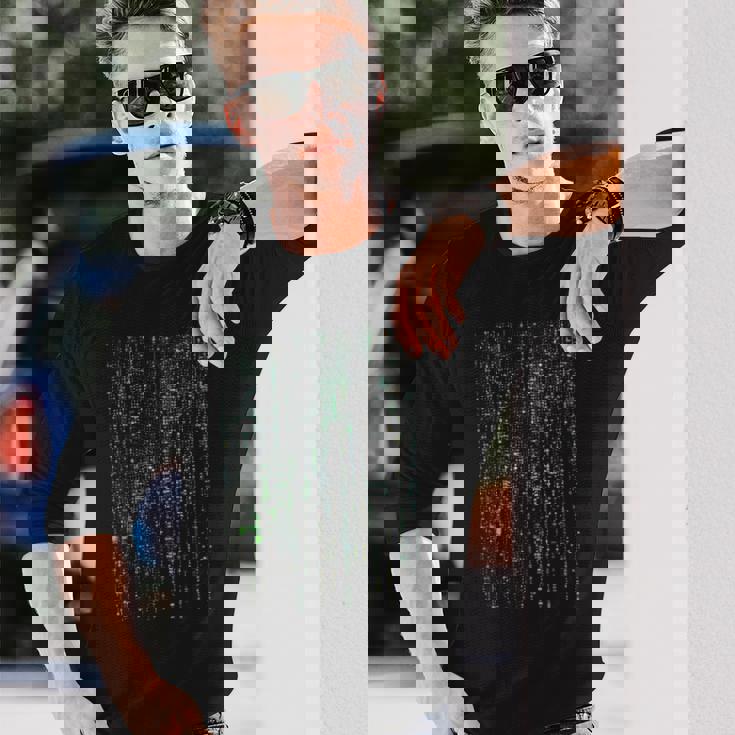 バイナリコードマトリックスグリッチ効果デジタルパターン 長袖Tシャツ 彼への贈り物