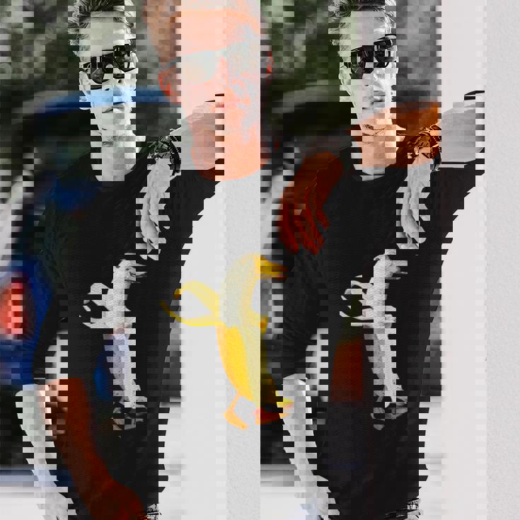 バナナアヒル。おかしいから人形の動物 長袖Tシャツ 彼への贈り物