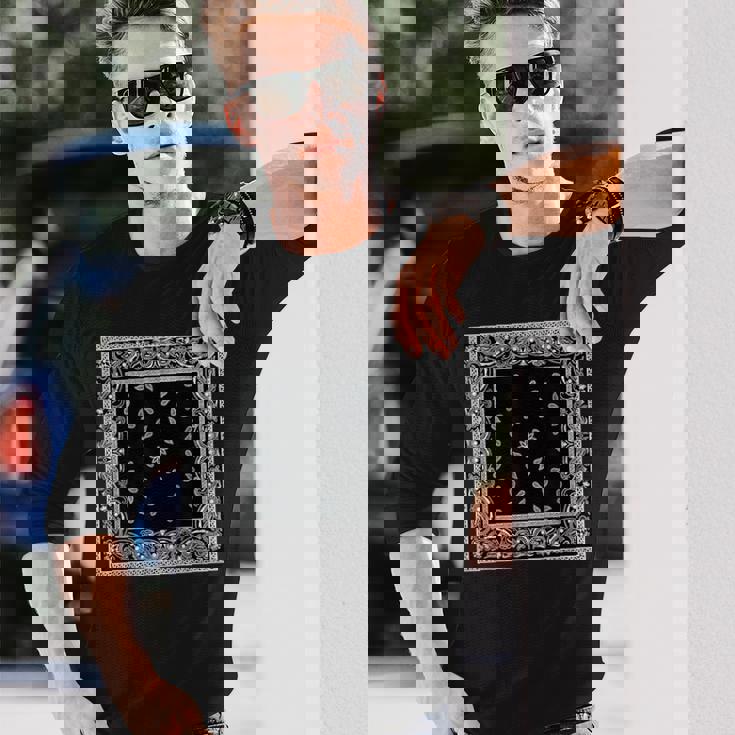 メンズ ブラック ホワイト バンダナ プリント ブラック ペイズリー柄 長袖Tシャツ 彼への贈り物