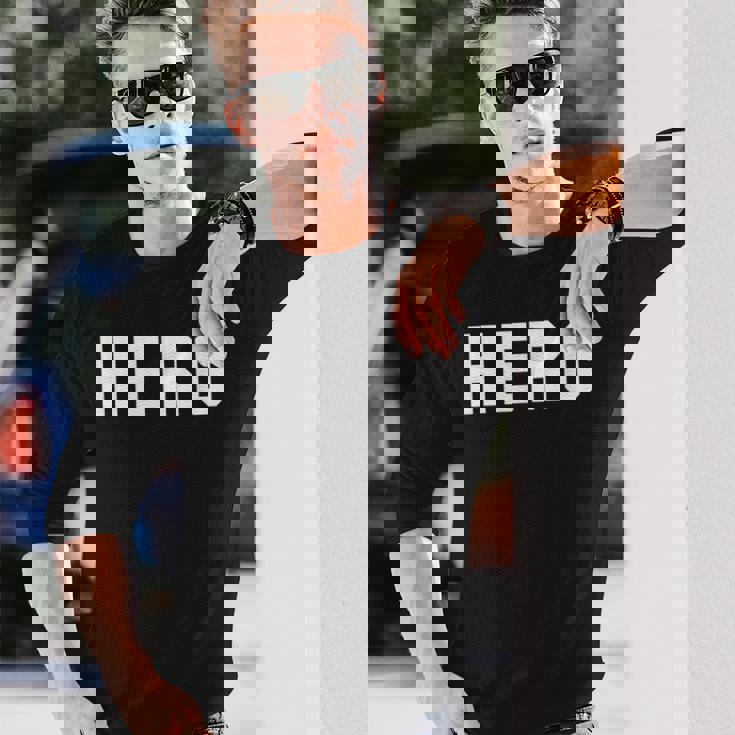 ヒーローという言葉 長袖Tシャツ 彼への贈り物