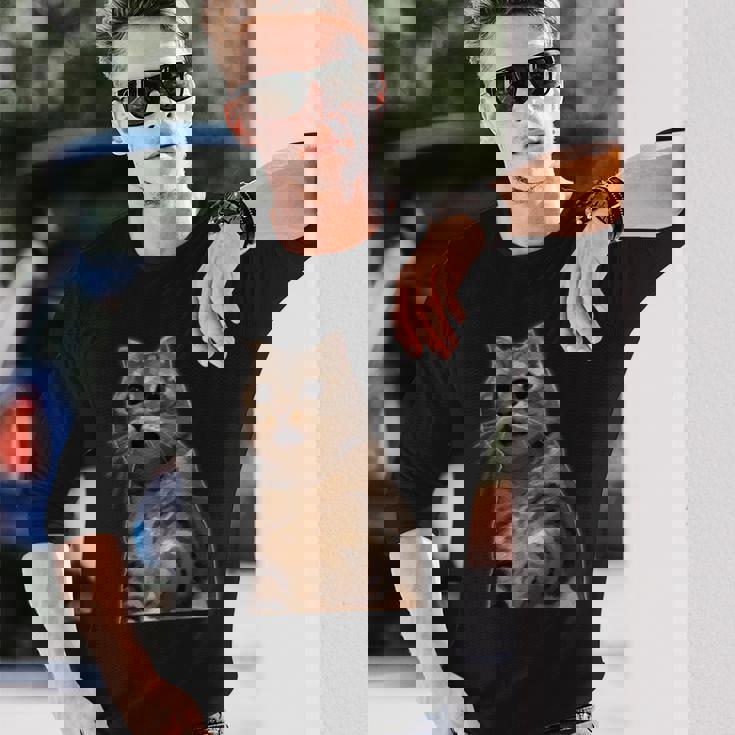 ビックリ猫 驚く猫 猫ミーム びっくり おどろく かわいい 面白い 人気 猫 イラスト 長袖Tシャツ 彼への贈り物