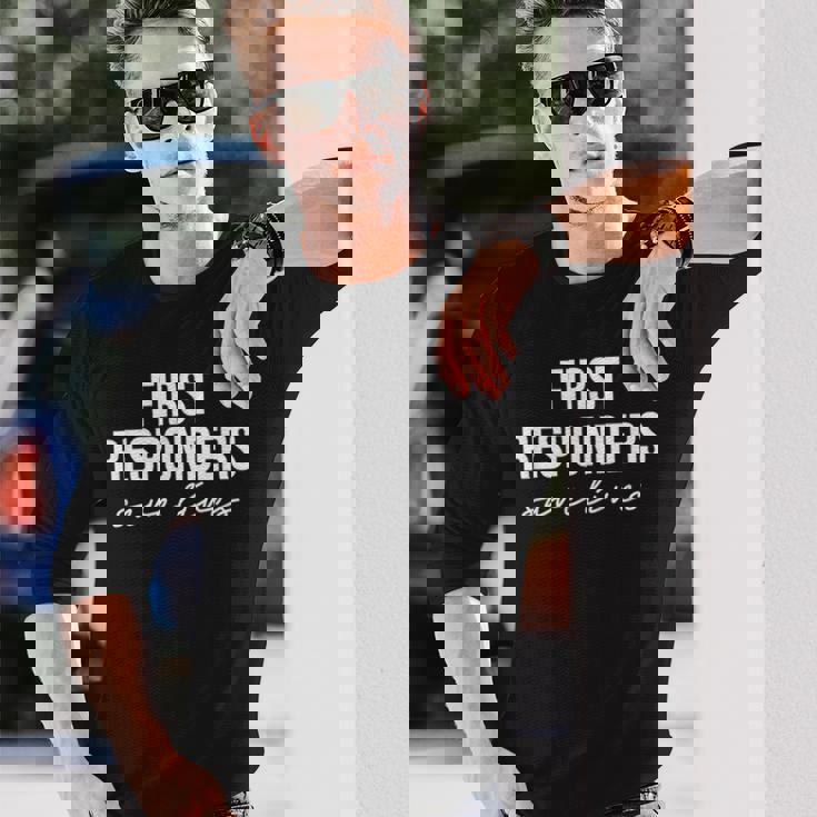 ファーストレスポンダーが命を救う 長袖Tシャツ 彼への贈り物