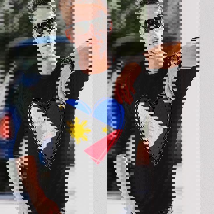 フィリピン独立記念日 I Love Philippines 国旗 ハート 長袖Tシャツ 彼への贈り物