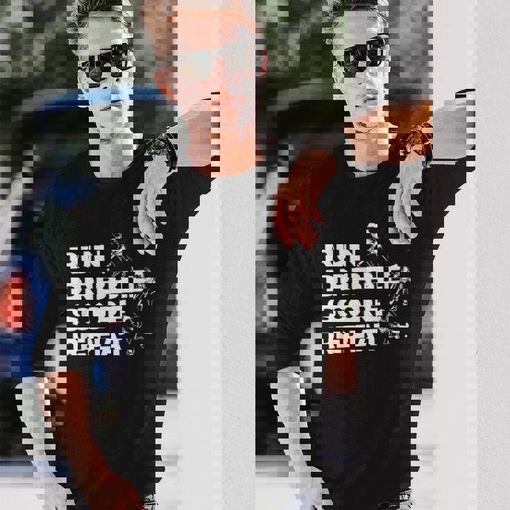 フィールドホッケー選手のテクニック 長袖Tシャツ 彼への贈り物