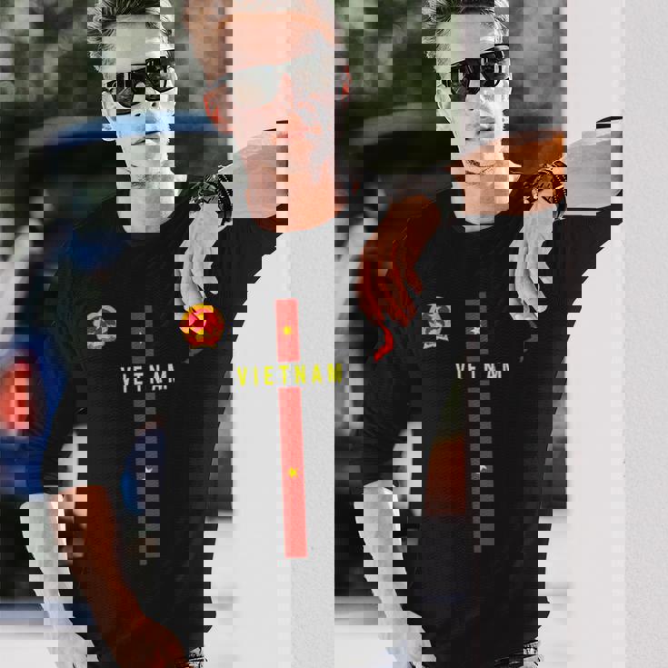 ベトナム国旗、ベトナムのシルエットマップ、紋章 長袖Tシャツ 彼への贈り物