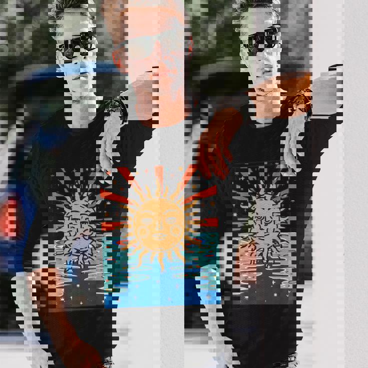 ボーホー 太陽と月 天体 三日月 フェイズ 長袖Tシャツ 彼への贈り物