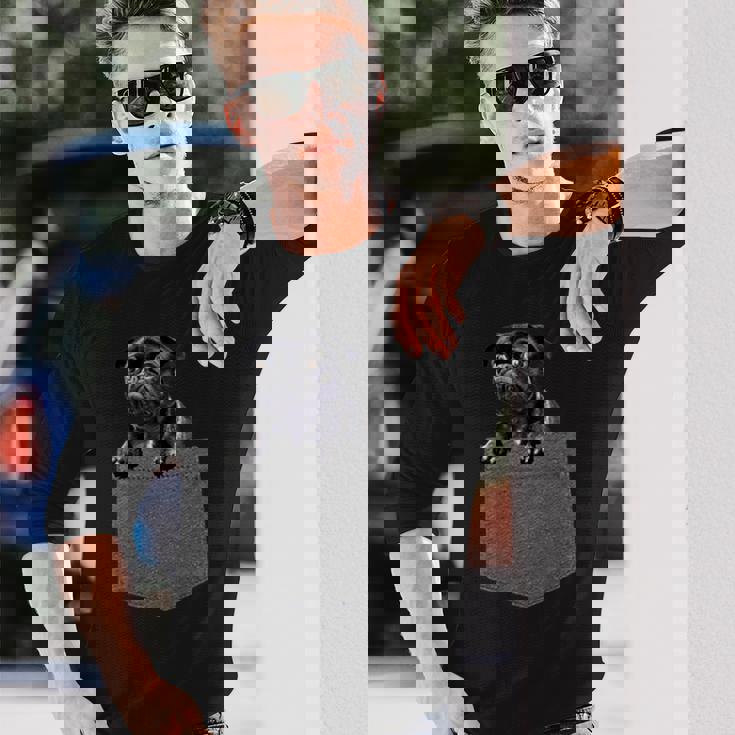 ポケットにいるパグ かわいい愛犬デザイン 犬愛好家、ペットオーナー向け 長袖Tシャツ 彼への贈り物