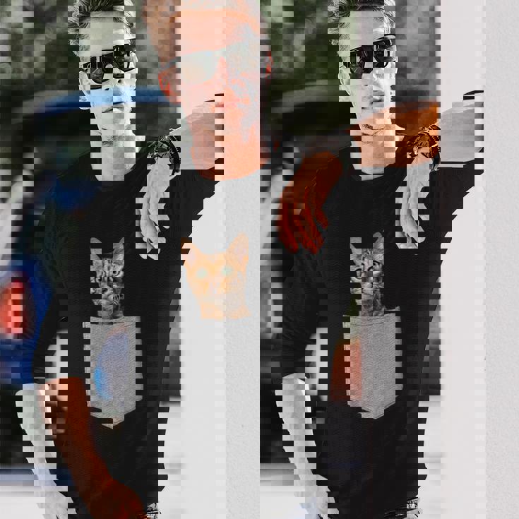 ポケットに入った面白いベンガルキャット かわいい子猫 恋人 ギフト 長袖Tシャツ 彼への贈り物