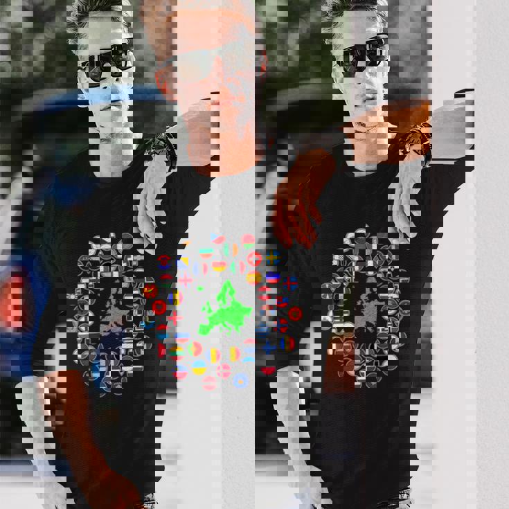 ヨーロッパ、ヨーロッパの旗、欧州連合の旗、ヨーロッパ地図。 長袖Tシャツ 彼への贈り物