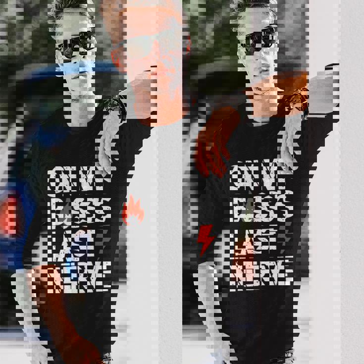 ライトニングボルトでボスの最後の神経質について 長袖Tシャツ 彼への贈り物