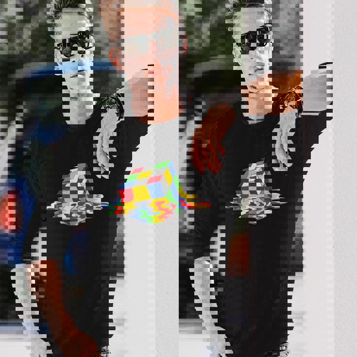 ルービックキューブパズル 溶けるクールなグラフィックデザイン 長袖Tシャツ 彼への贈り物