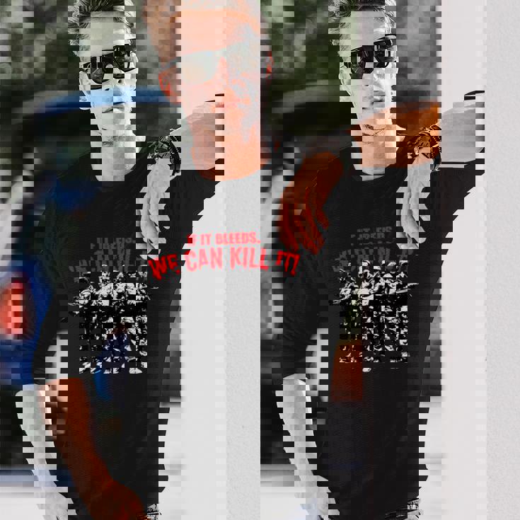 レトロなアクション映画の引用 長袖Tシャツ 彼への贈り物