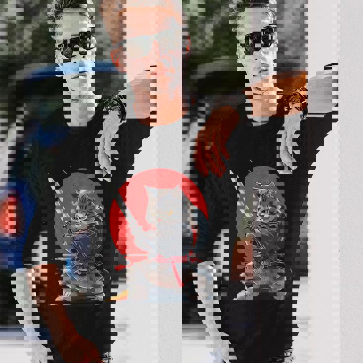 レトロな日本の侍猫グラフィック 猫愛好家 長袖Tシャツ 彼への贈り物