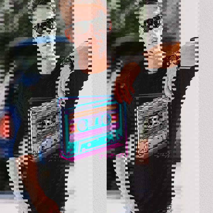 レトロヴェイパーウェイブカセット ロフィ アニメ 日本の美学 長袖Tシャツ 彼への贈り物