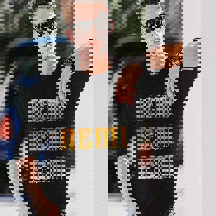 レミ 名前 ヴィンテージ レトロ 誕生日 長袖Tシャツ 彼への贈り物