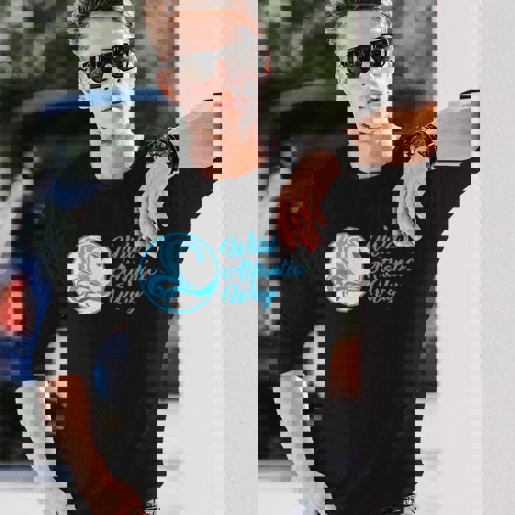 ワイルドアトランティックウェイ ホリデー アイルランド モーターホーム コテージホテル 長袖Tシャツ 彼への贈り物