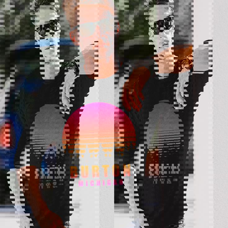 ヴィンテージ Burton Michigan Mi レトロ 70年代 80年代 グラフィック お土産 長袖Tシャツ 彼への贈り物