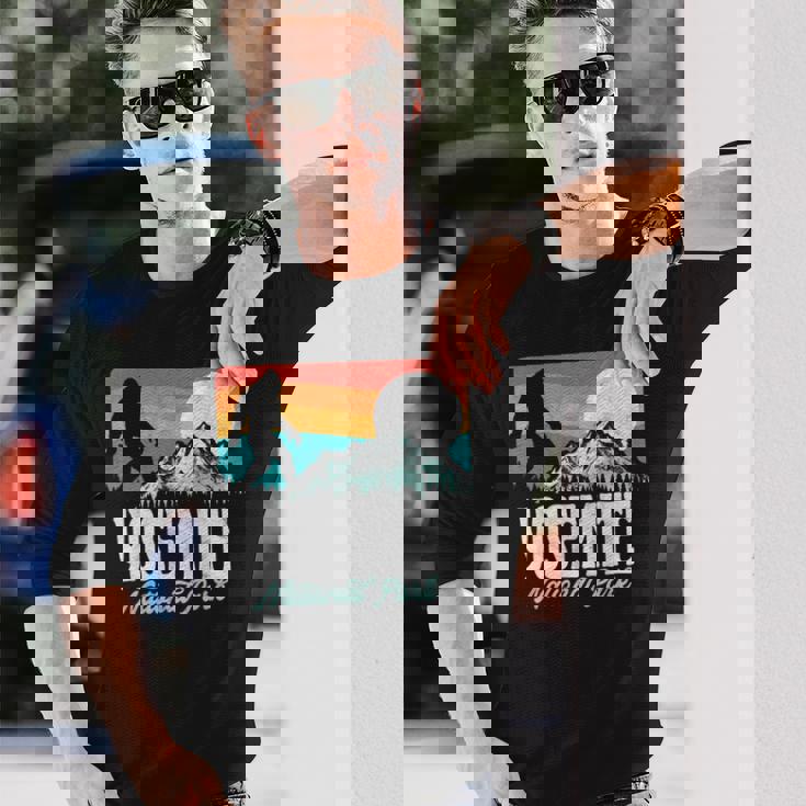 ヴィンテージ ヨセミテ国立公園 ビッグフット 山脈 グラフィック 長袖Tシャツ 彼への贈り物