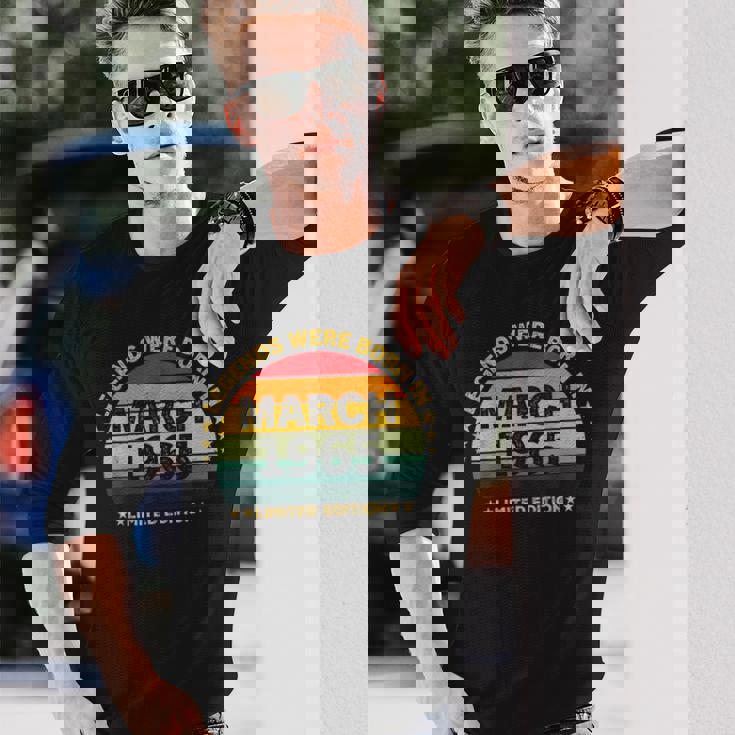 ヴィンテージ60歳の誕生日レジェンドは1965年3月に誕生しました。 長袖Tシャツ 彼への贈り物