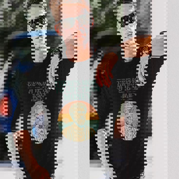 人生にはお金以上のものがあります 哲学者古代 長袖Tシャツ 彼への贈り物