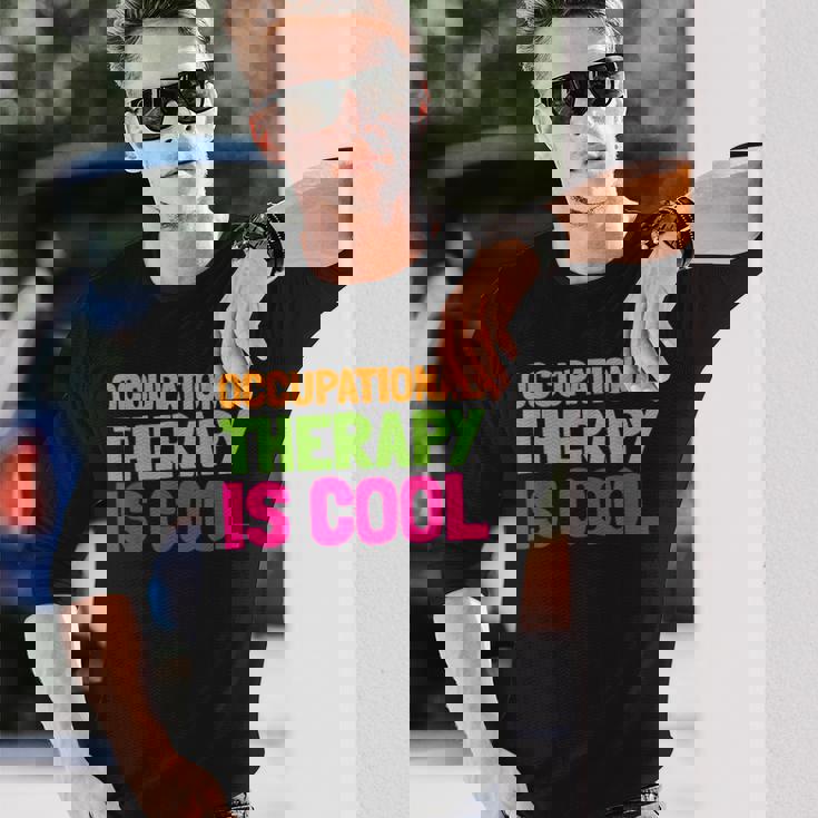 作業療法士作業療法はかっこいい 長袖Tシャツ 彼への贈り物