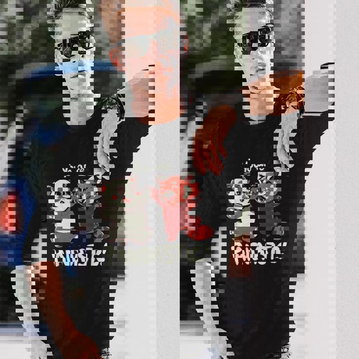 君はパンダスティックだよハイタッチのレッサーパンダとパンダ 長袖Tシャツ 彼への贈り物